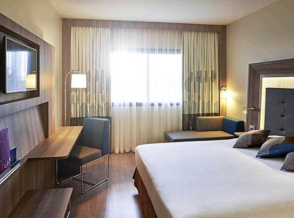 Como escolher a cortina certa para o seu hotel?