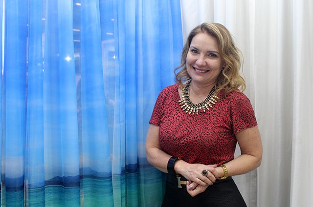 Cortinas com desenhos digitais ganham destaque entre os produtos e serviços da VAG Confecções